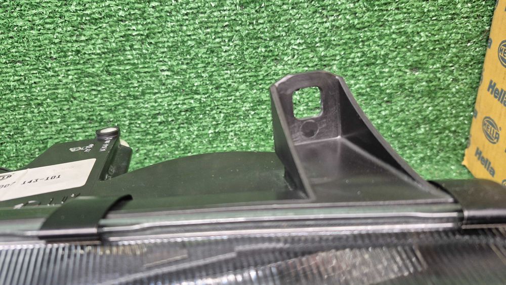 Otica Farol Direito BMW Serie 3 Compact E36 1994 a 2000 Ref. 1AJ007.143101 NOVO HELLA ORIGINAL