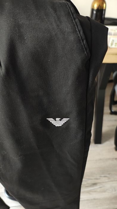 Eleganckie spodnie sportowe Armani XL/33