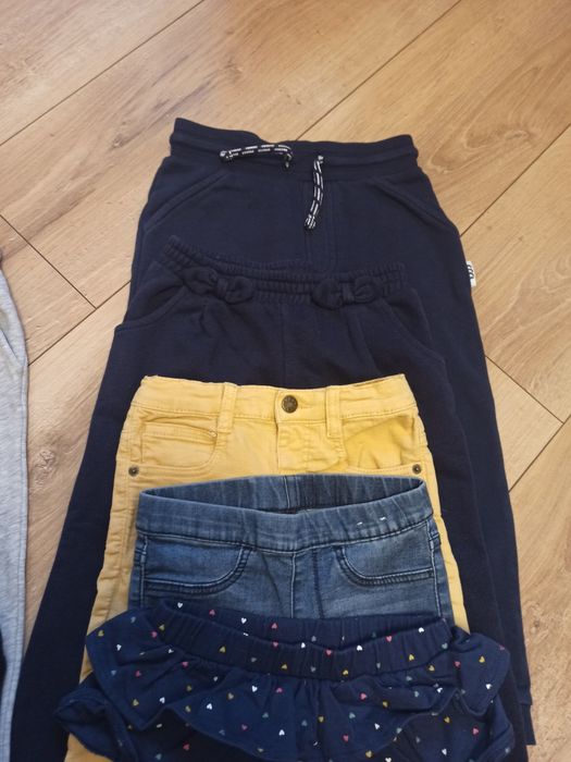 Продам набор штанов, джинсов на возраст 3-4 года