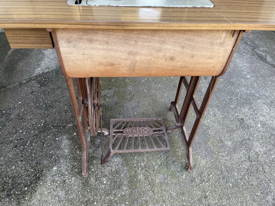 Maquina costura antiga Oliva