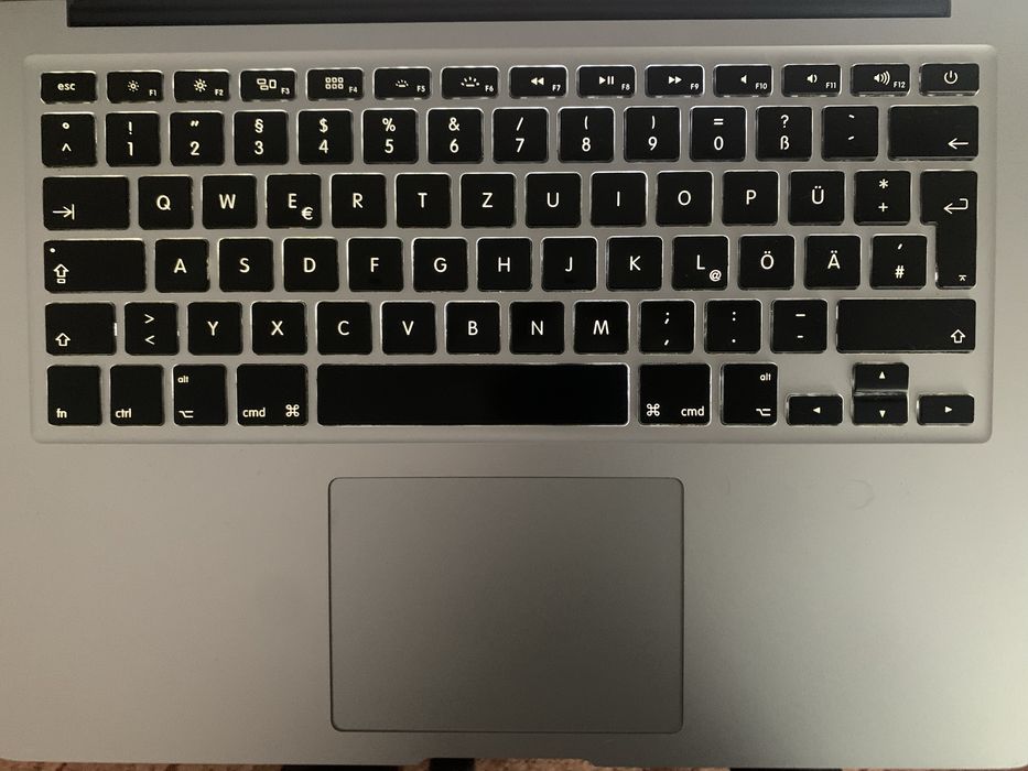 MacBook Air A1466 /13”/ 2013 /128 GB/intel Core i5 /4GB