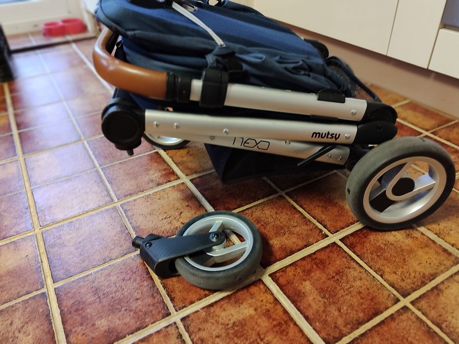 Продам наш візок каляску дитячу в ідеальному стані Mutsy nexo