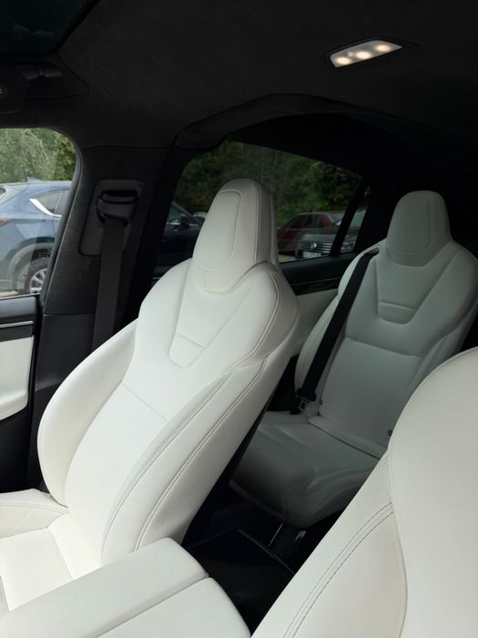 Tesla Model X 2017 VIN 5YJXCBE22HF050407 фото оголошення 12 з 13