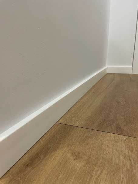 Listwy przypodłogowe Arbiton Stiq plastikowa biala nowa 52mb