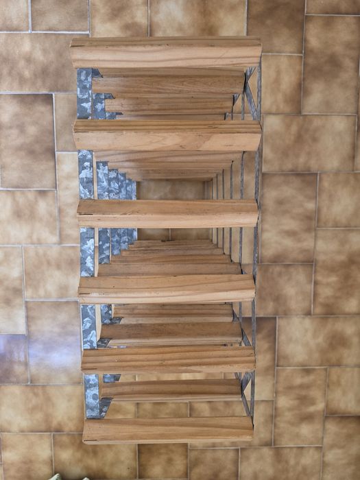 Garrafeira / Wine Rack (capacidade: 30 garrafas)