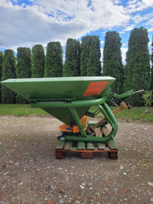 Rozsiewacz Amazone 603
