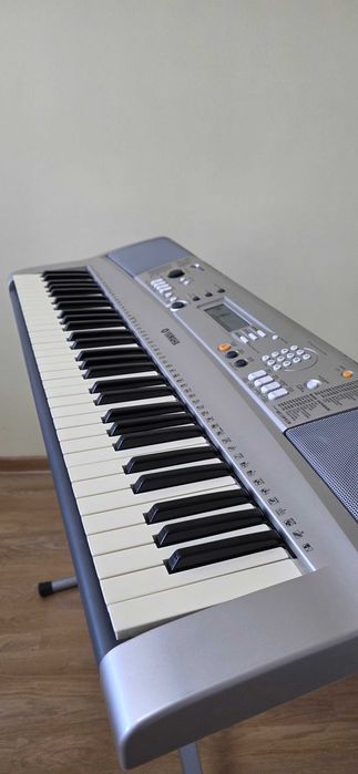 Keyboard Yamaha PSR E313 stan bardzo dobry, statyw, krzesło