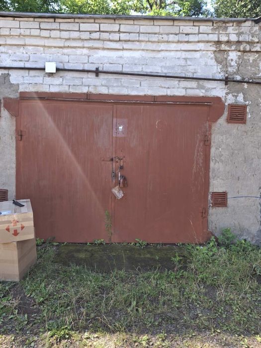 Продам цегляний гараж по вул. Козацька в АК 11 Власник