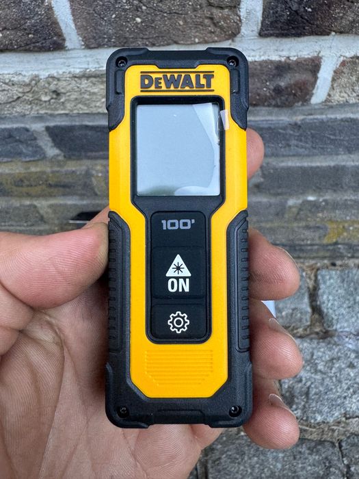 Далекомір лазерний DeWalt