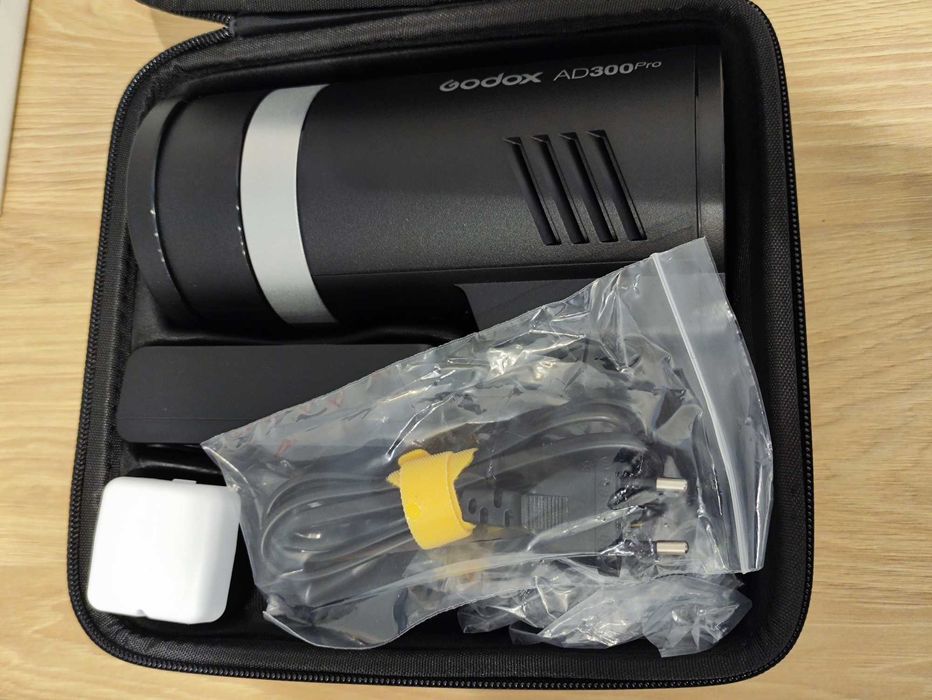 Lampa Godox AD300 Pro - Nowa