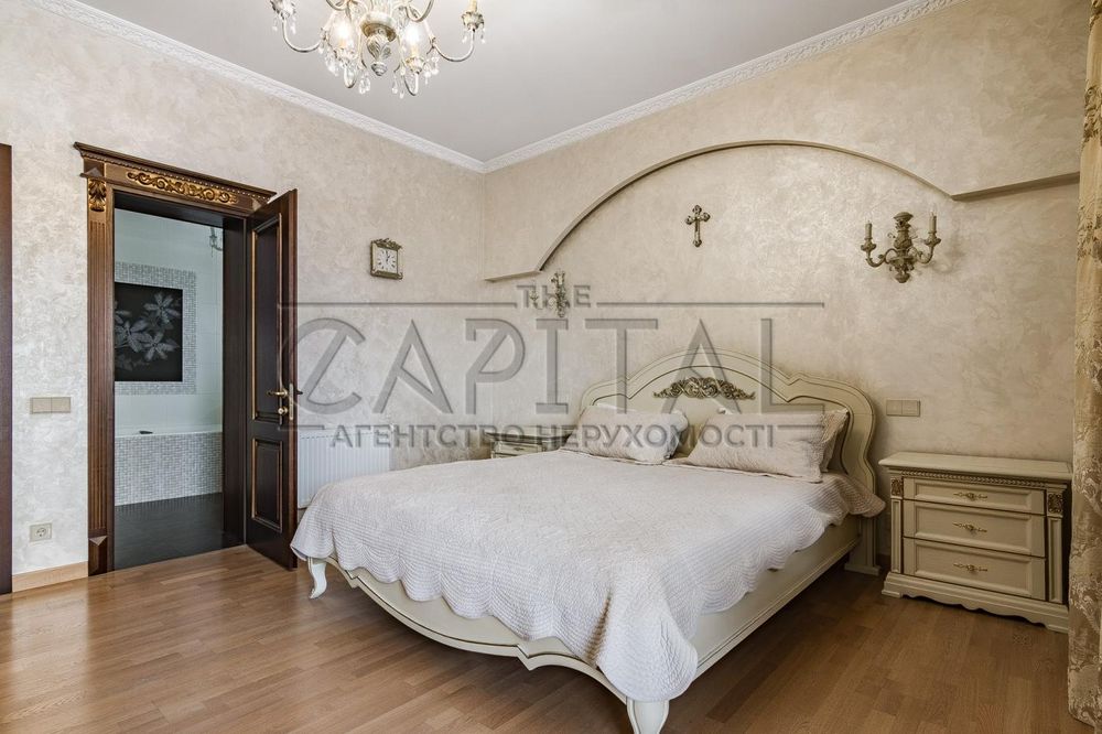 Продажа дома с бомбоубежищем, с. Хотов