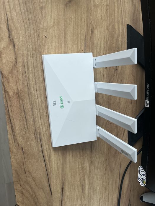 Router ZTE T3000 z anteną  zewnętrzną  5G