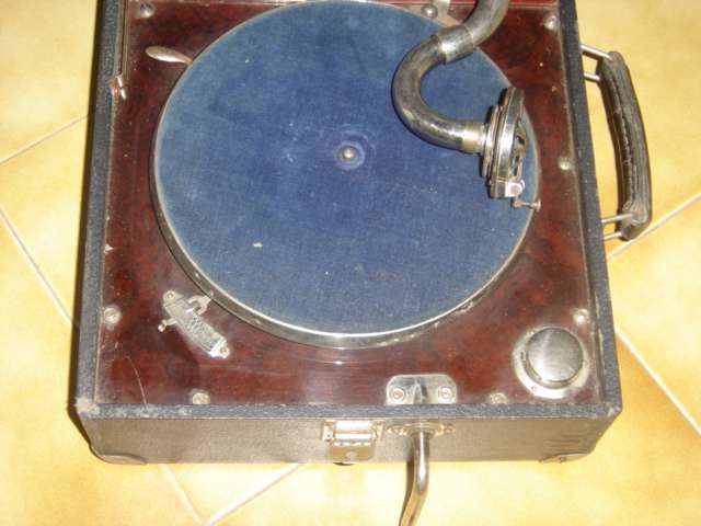 Giradiscos antigo442991150807787521