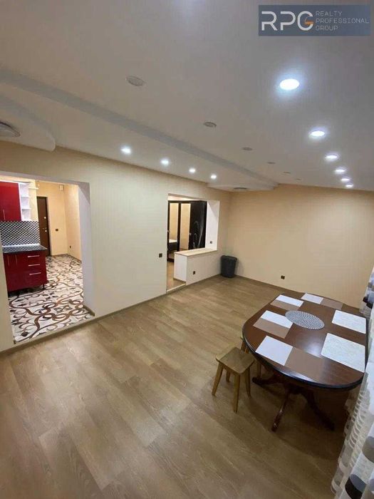 Продається 2к. квартира, вул. Космонавта Поповича. рк