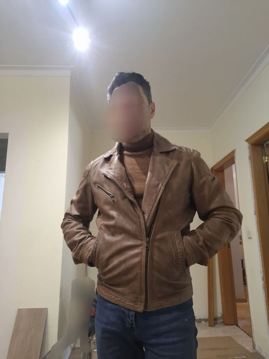 Blusão em couro verdadeiro Tam. L