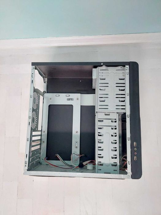 Комп'ютерний корпус