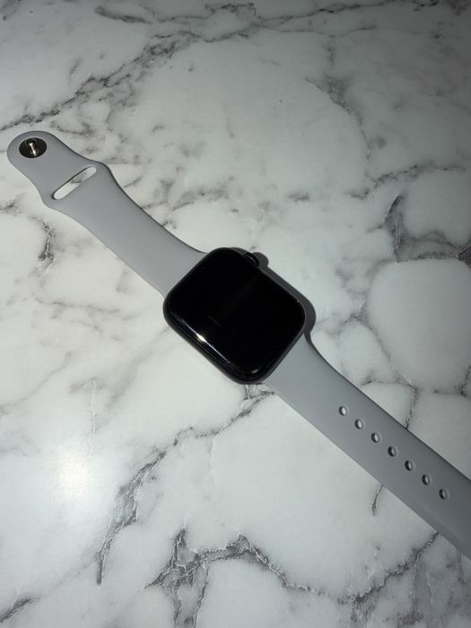 Apple Watch SE 2 2024 44mm GPS