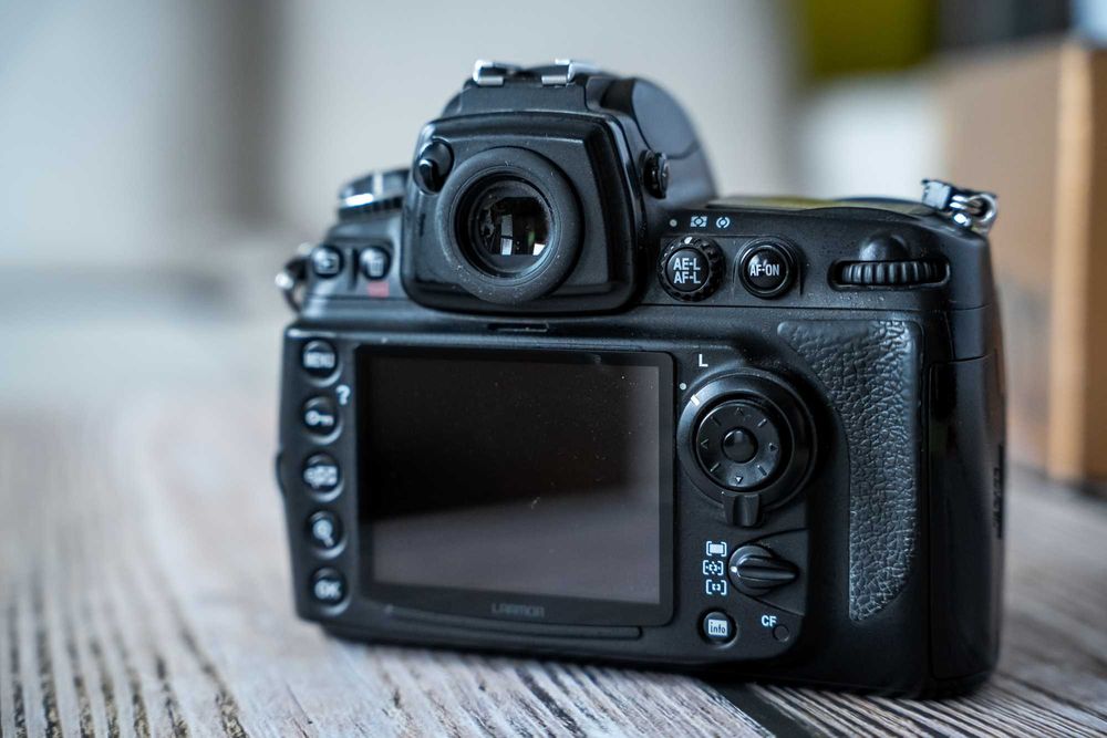 Aparat Nikon D700 body + 2 karty + 2 aku