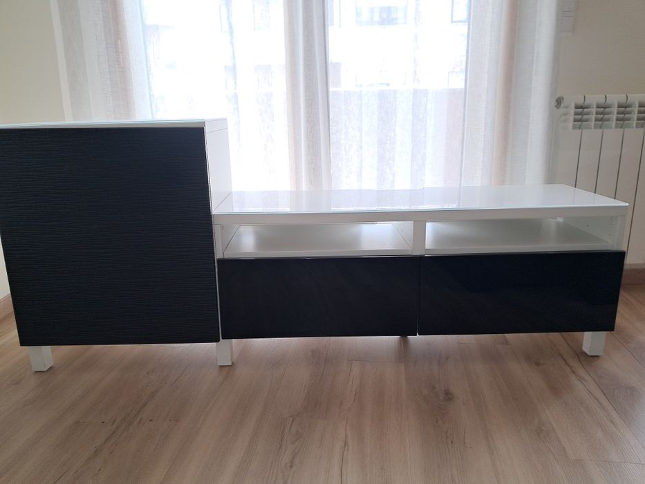 Movel Tv Ikea tampo em vidro branco