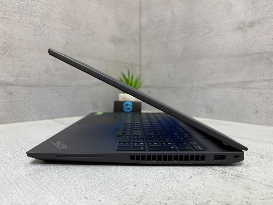 Ryzen 7/16"/512gb ssd/16gb ddr5/Стильний ноутбук Lenovo P16s gen1