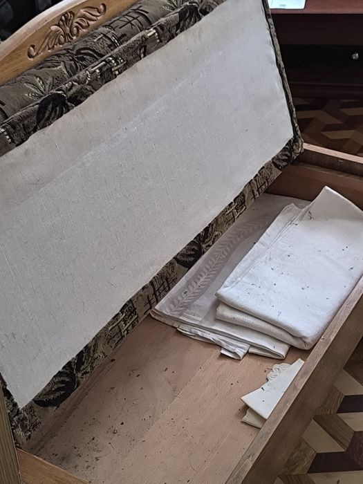 Мягкий уголок на кухню б/у.