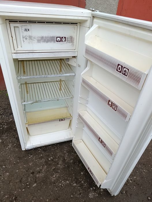 Продам рабочий холодильник