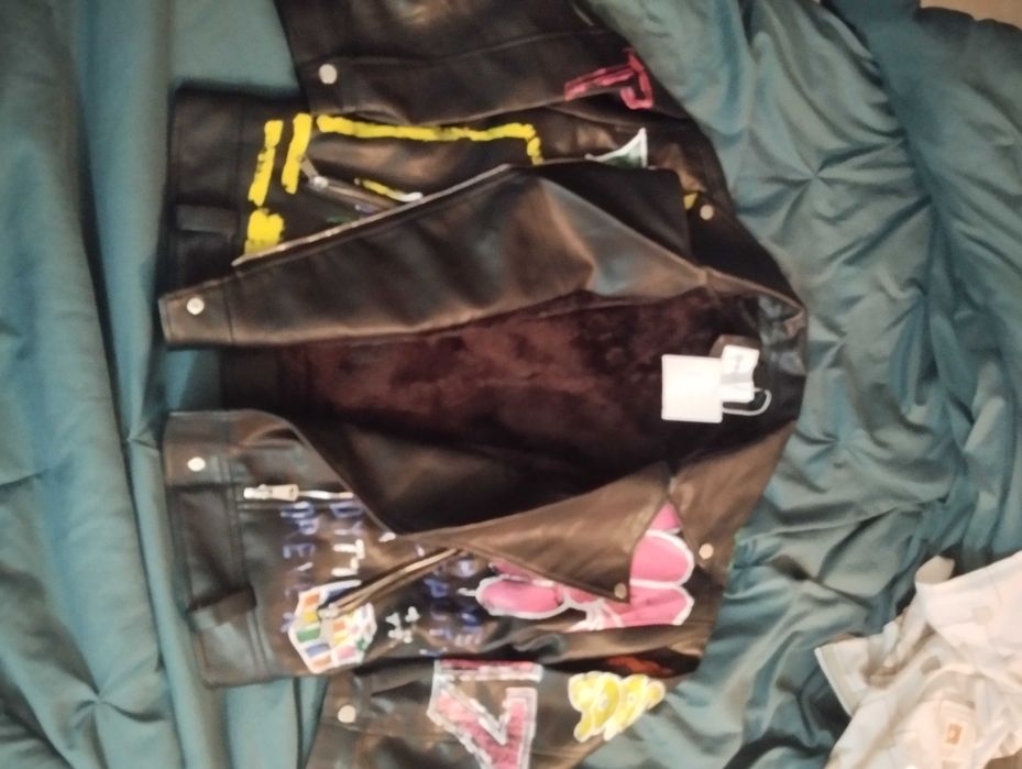 Casaco preto com pêlo