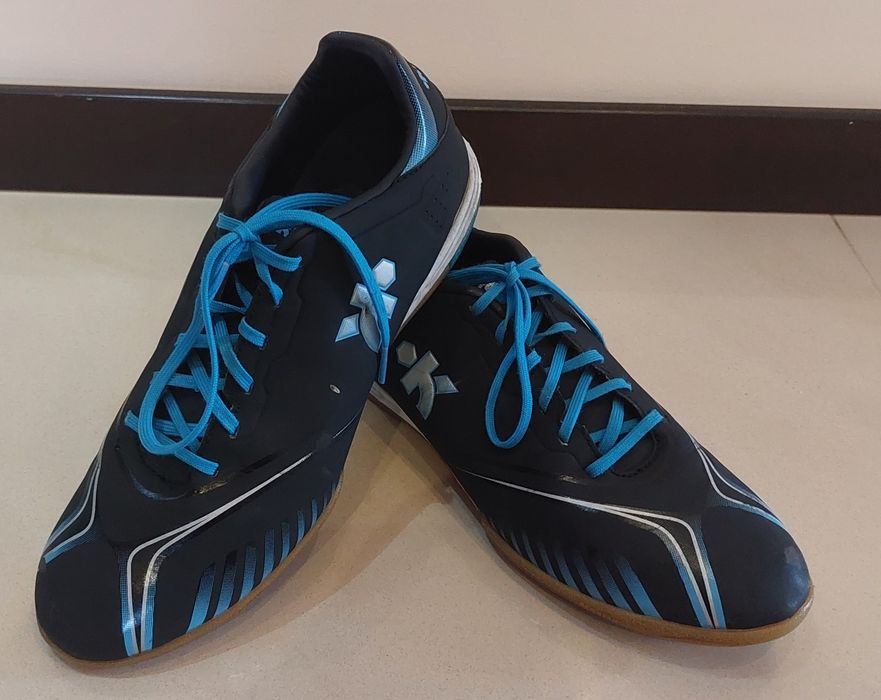 Buty piłkarskie halówki sportowe r. 43 Kipsta