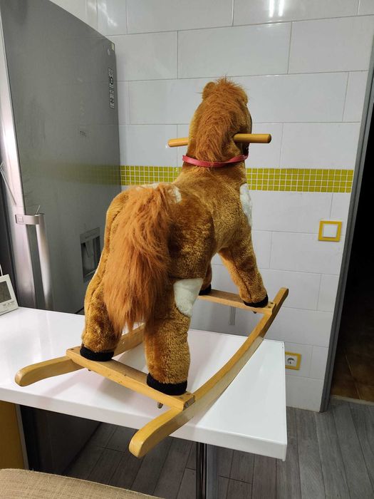 Cavalo de balanço para criança C/novo