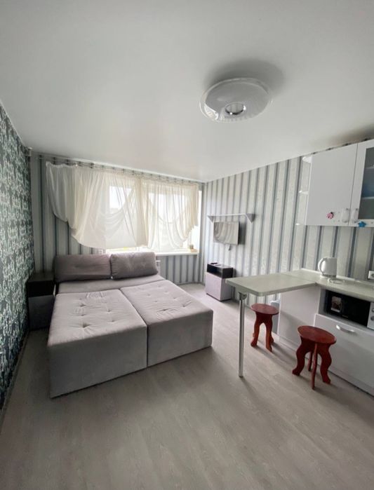 Продам квартиру-студию на Залютино