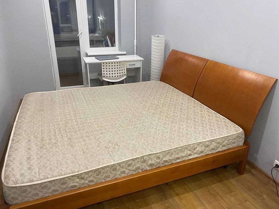 Двуспальная  кровать из массива ясеня  с матрасом 1800 Х 2000