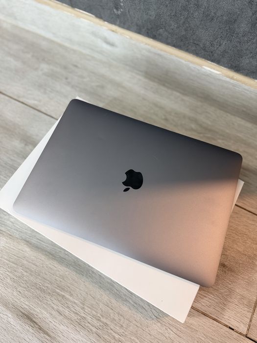 MacBook Air M1 8/256 Space Gray