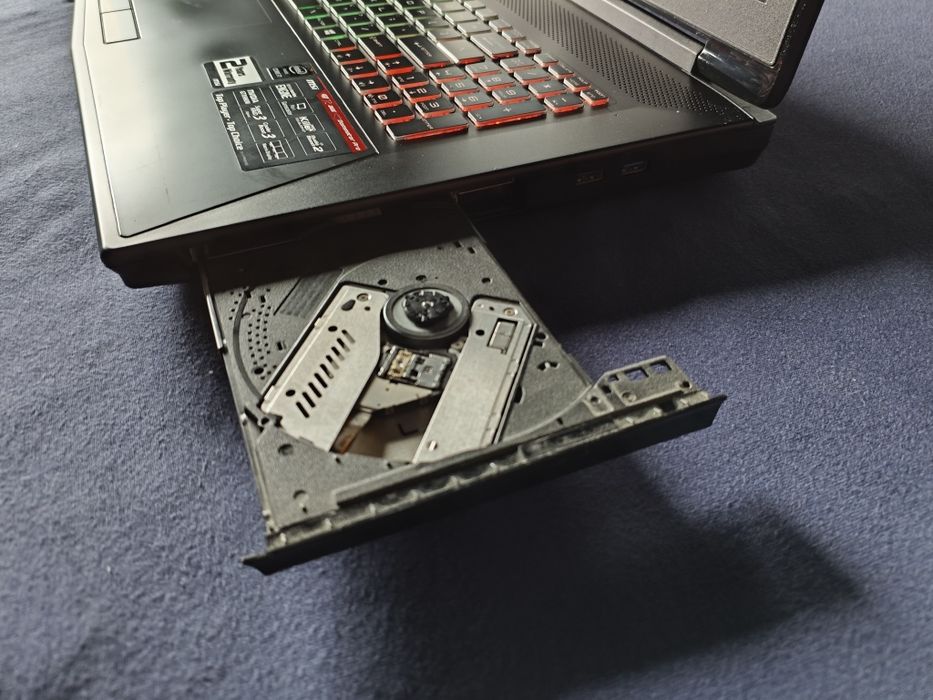 Laptop msi gt72 2qe dominator pro win10 gtx980 16gb i7 256gb pcie SSD