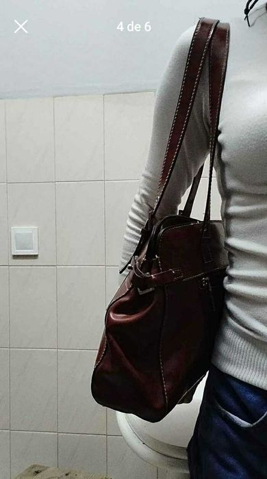 Mala de ombro vintage em cabedal castanho