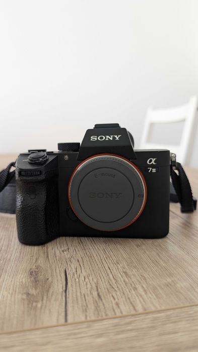 Sony A7 III Full Frame Mirrorless 24.2MP – Excelente Estado