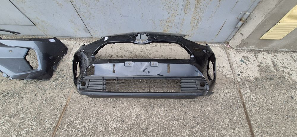 Бампер передній Тойота Яріс Toyota yaris