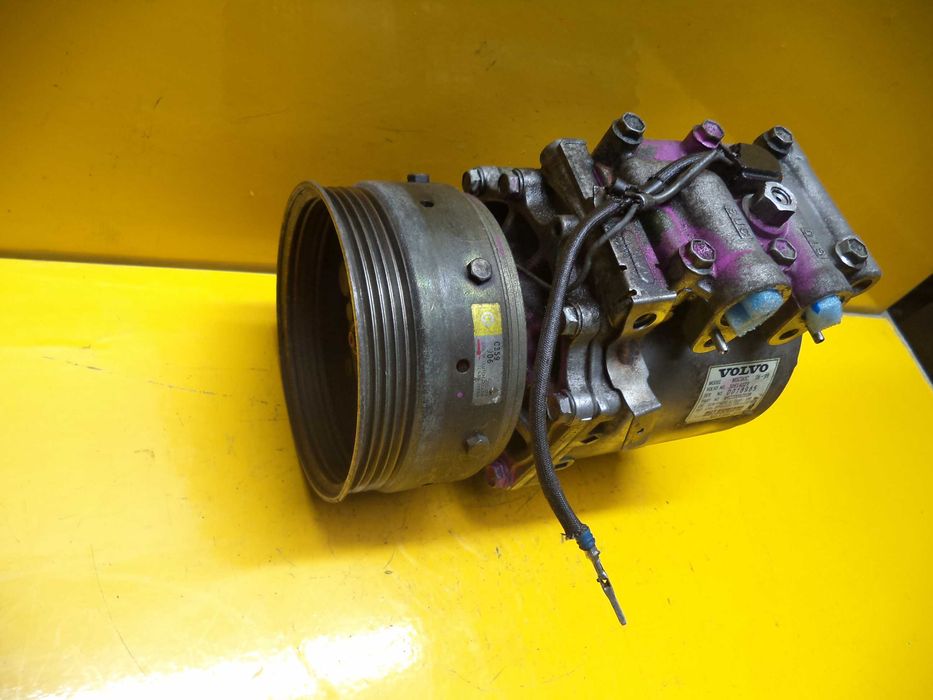 Компрессор кондиционера Mitsubishi Carisma Colt Lancer Volvo V40