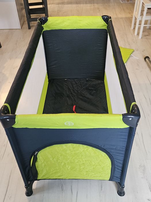 Łóżeczko turystyczne Moolino Fun – zielone, w bardzo dobrym stanie