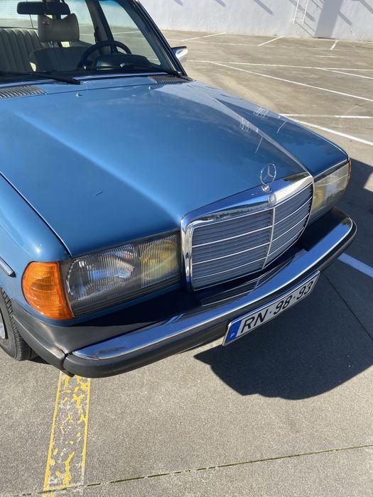 Mercedes-Benz W123 240D | caixa automática