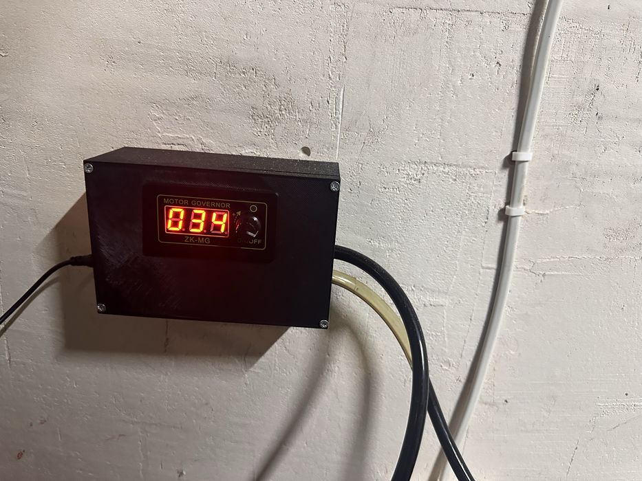 Dozownik, podajnik oleju, pompka (wody, oleju, chlodziwa i innych)