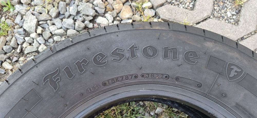 215/70r15C 109/107S Firestone Vanhawk Multiseason z 2022r ładna.