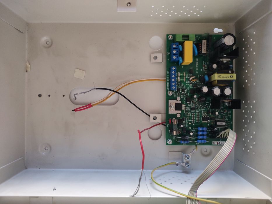 Блок Безперебійного живлення Тирас БЖ 1230 під 18 Аг акамулятор