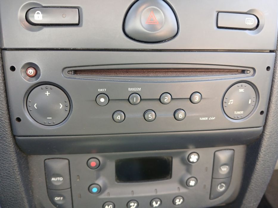 Display / ecrã/ visor + Radio cd Renaul Clio com código + manual