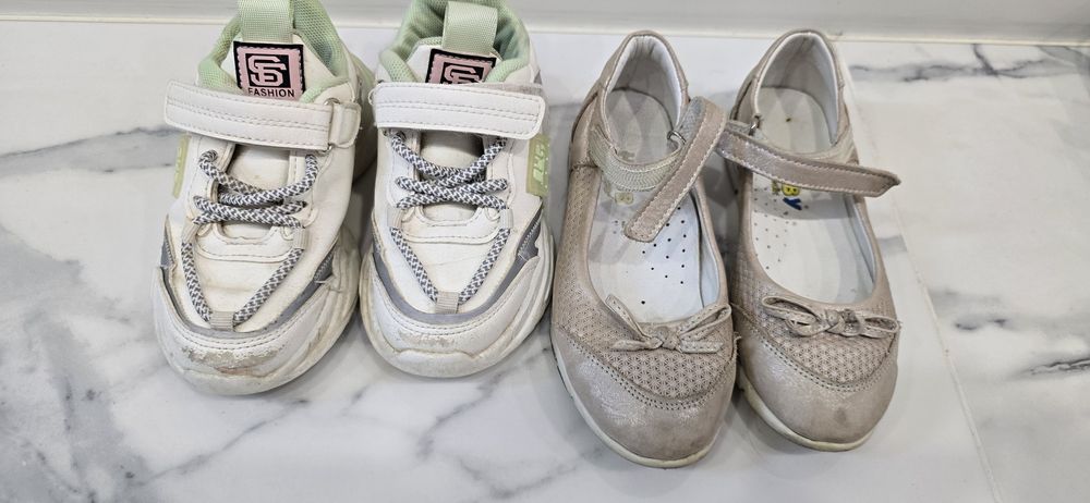 Отдам даром детскую обувь