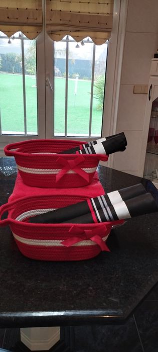 Conjunto de 2 cestos e 4 individuais
