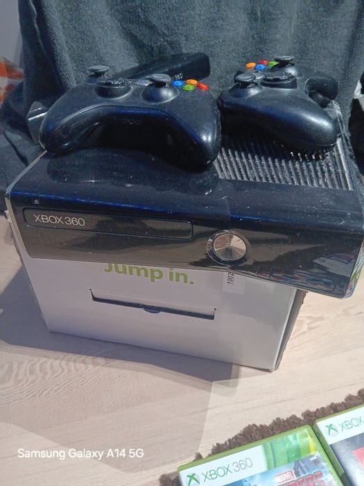 XBOX  360  ( 250 BG)
