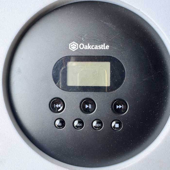 Przenośny odtwarzacz płyt CD100