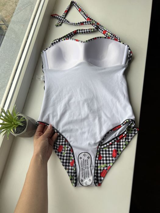 Новий суцільний купальник спільний злитний якісний