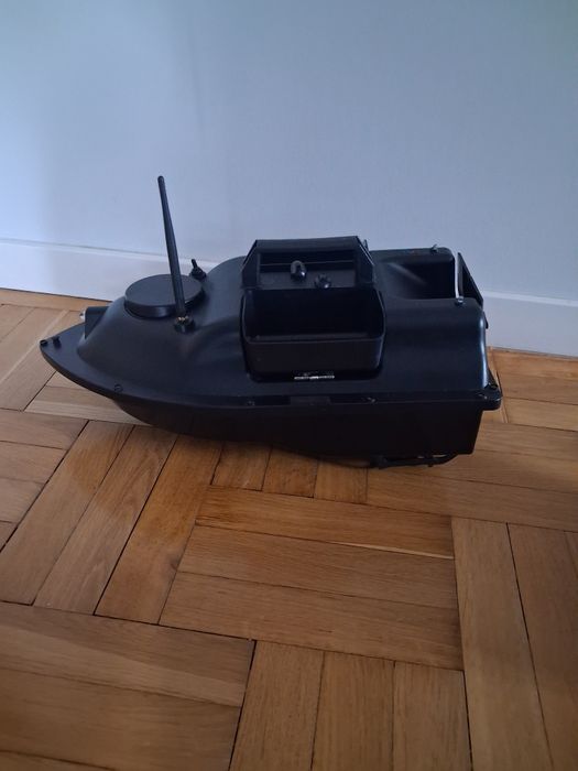 Łódka zanętowa fly tec 3