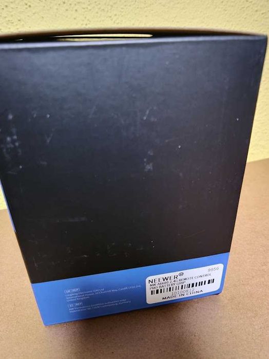 Punho de Bateria Neewer NW-A6600 com Comando 2.4G Sony (NOVO NA CAIXA)